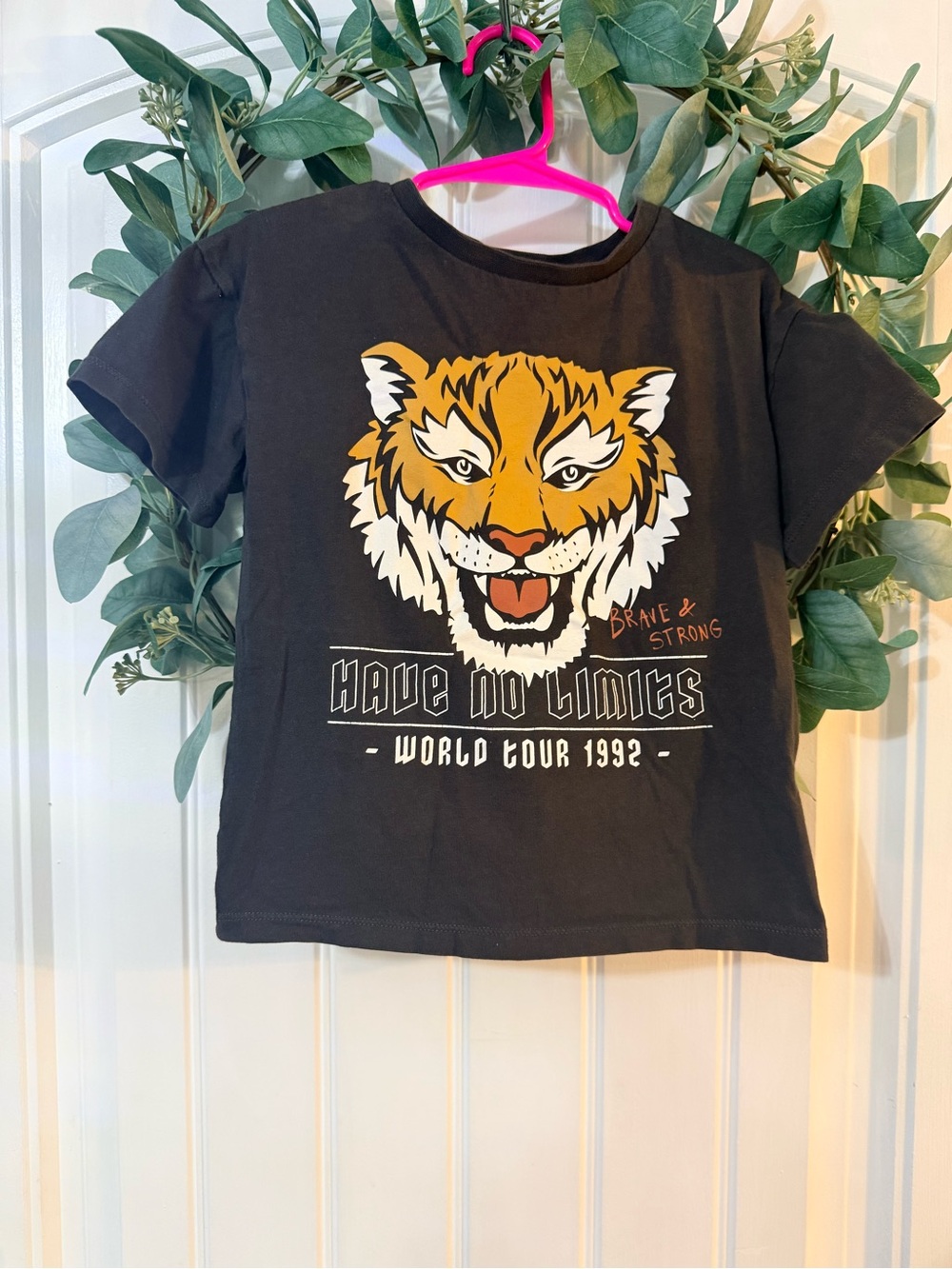 💫10/$25 • H&M Black with Orange & White Tiger Graphic Tee